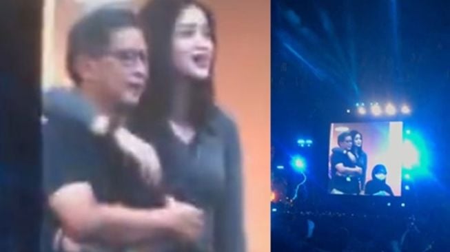 Rocky Gerung Dirangkul Cewek Saat Nonton Konser Dewa 19, Mirip Dewi Perssik?