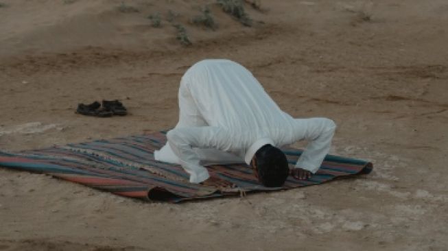 Bacaan Niat Sholat Subuh Kesiangan Lengkap Dalil dan Panduannya