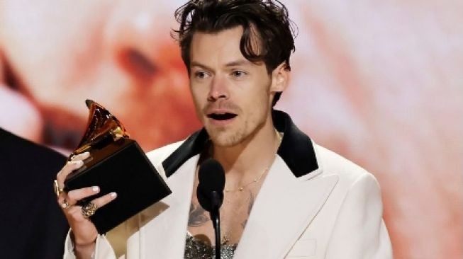 Luar Biasa, Harry Styles Berhasil Bawa Pulang Piala Grammy Pertamanya!