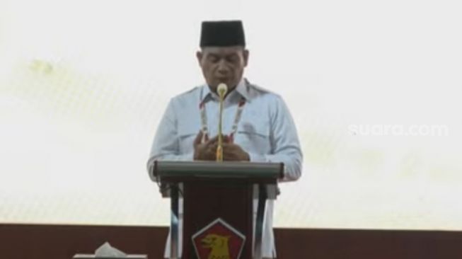 Anggota DPR RI fraksi Partai Gerindra Muhammad Syafii atau akrab disapa Romo Syafii dalam acara HUT Partai Gerindra ke-15 di Kantor DPP Partai Gerindra, Jakarta Selatan, Senin (6/2/2023). [Suara.com/Bagaskara]