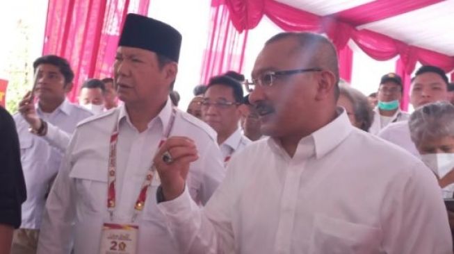 Ferdinand Hutahaean Nongol di Acara HUT Partai Gerindra ke-15, Asyik Tegur Sapa dengan Adik Prabowo