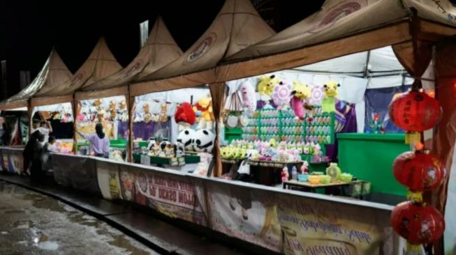 Perayaan Imlek dan Cap Go Meh, Pedagang di Stadion Kridasana Singkawang Raup Cuan Rp6 Juta per Hari
