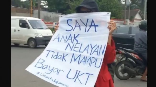 Mahasiswa Unhas Mengeluh Tidak Mampu Bayar Uang Kuliah Tunggal