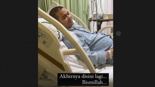 Indra Bekti dirawat di rumah sakit lagi. (Instagram/ dhilla_bekti)