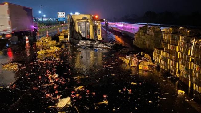 Truk Vs Minibus di Padang: Kecelakaan Maut Pagi Hari di Bypas Batipuh Panjang