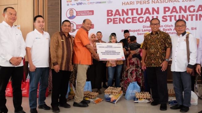 Sambut Hari Pers Nasional, Bulog dan PWI Bagikan Beras Premium di Kabupaten Langkat