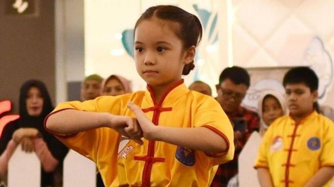 Bikin Bangga Orangtua, Intip 10 Potret Gempi Ikut Kejuaraan Wushu yang Jadi Juara 1