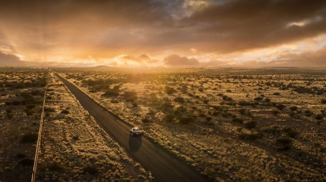 Rolls-Royce Spectre, mobil listrik yang kini diuji di Afrika Selatan, kawasan Augrabies di Northern Cape, dan Franschhoek, French Corner di lahan anggur Western Cape. [Rolls-Royce Asia Pacific].