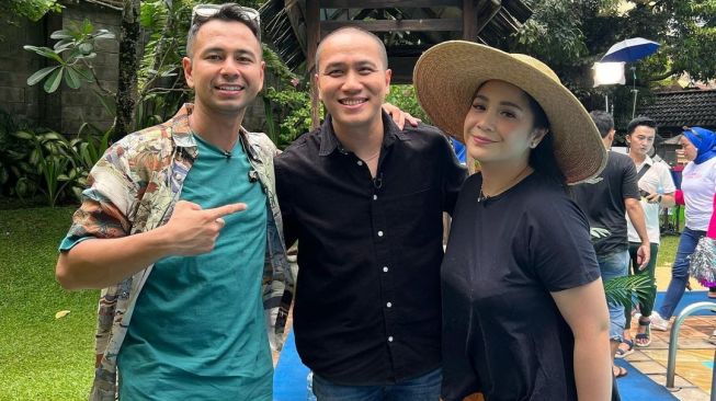 Ressa Herlambang Posting Foto Bareng Raffi Ahmad, Bersyukur Bisa Ketemu Lagi Usai Dibantu Finansial 2010 Lalu