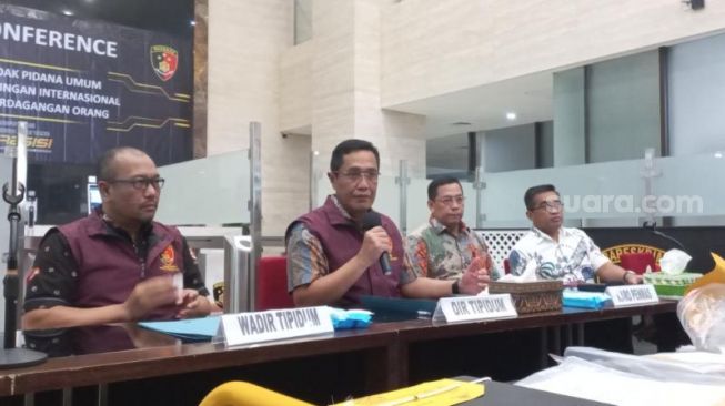 Satgas Anti Mafia Tanah Bareskrim Polri meminta Bripka Madih untuk melengkapi bukti terkait aduan kasus dugaan penyerobotan tanah yang diklaim milik orang tuanya. (Suara.com/M Yasir)