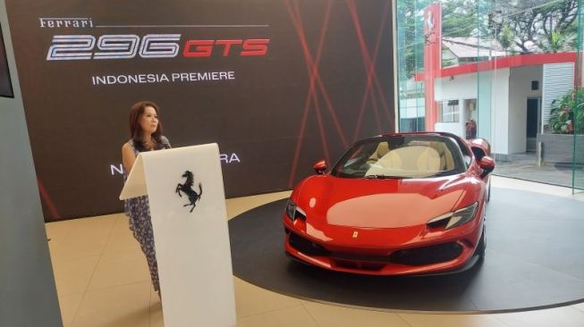 General Manager PT Eurokars Prima Utama, Nini Chiandra dalam kegiatan peluncuran Ferrari 296 GTS di Jakarta, Jumat (10/2/2023) [ANTARA/Adimas Raditya].