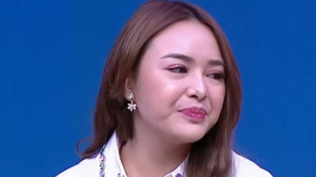 Amanda Manopo tampil di acara televisi. (YouTube/ Trans TV Official)