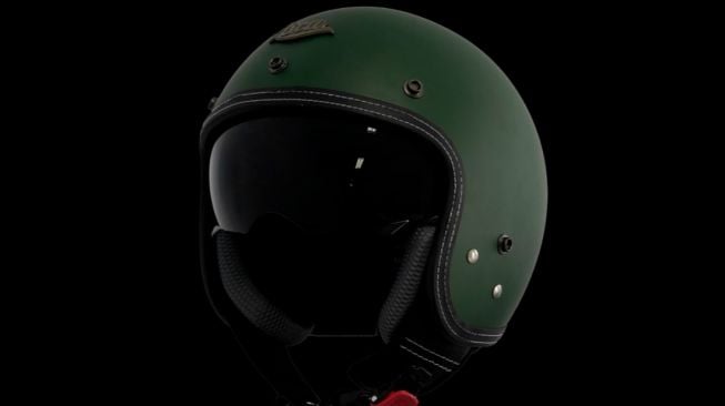 Helm Asca Bomber ditawarkan dalam tujuh varian warna, yaitu Black Glossy, Black Doff, Green Relax, Royal Red Doff, Green Army Doff, Yellow Glossy, dan Gun Metal Doff [PT Asca Mitra Makmur]