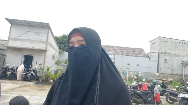 Peggy Melati Sukma ditemui di Graha Raya, Bintaro, Tangerang Selatan pada Sabtu (11/2/2023) [Suara.com/Rena Pangesti]