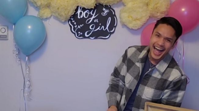 Gender Reveal anak kedua Randy Pangalila (Instagram/@randpunk) 