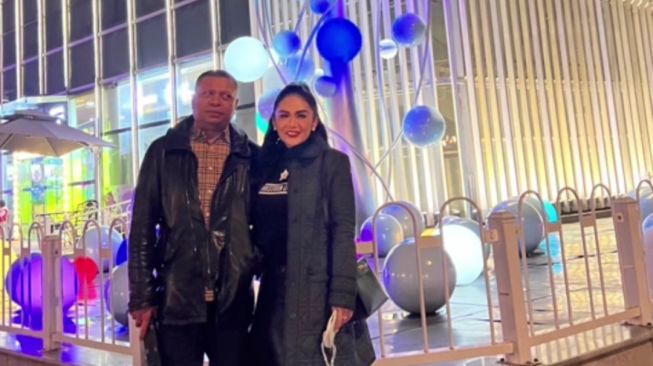 Potret Liburan Krisdayanti dan Raul Lemos (instagram@krisdayantilemos) 