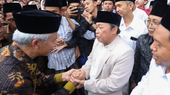 Sowan KH Muh Musthofa Aqil Siroj, Ganjar Didoakan Jadi Pemimpin Masa Depan