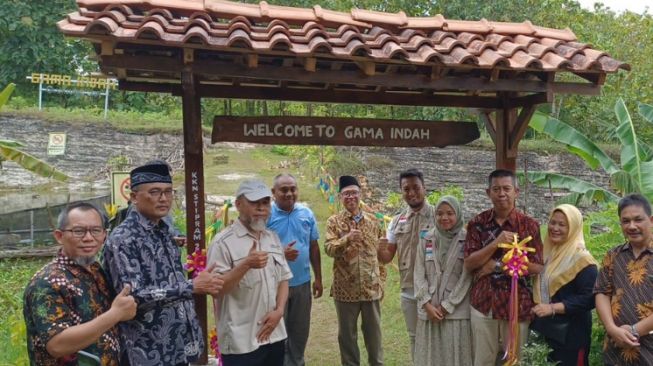 Garap Ekosistem di Desa Wisata Puncak Gadung Mlati, Warkaban Dorong Lewat Angkringan dan Budidaya Kentang Kleci