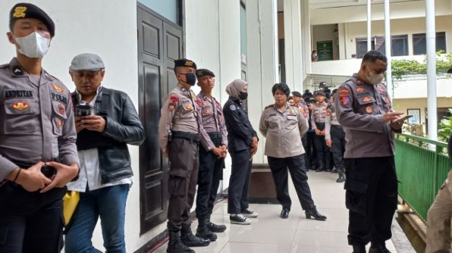 Kawal Ketat Sidang Vonis Ferdy Sambo Dan Putri Candrawathi, Ratusan Polisi Dikerahkan di PN Jaksel