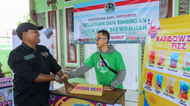 Komunitas Ojek Online Gelar Pelatihan Wirausaha, Beri Bantuan Gerobak Usaha untuk Ojol di Garut