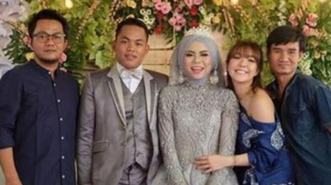 8 Artis Kondangan Tanpa Pasangan, Tampil Percaya diri dan Memukau