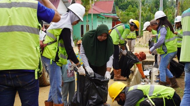 GKP Peduli Lingkungan, Bersihkan Desa Lingkar Tambang