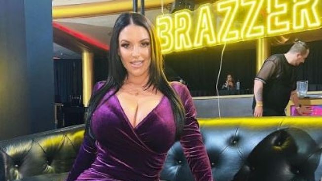 Kabar Terkini Bintang Porno Angela White Siap Bikin Film Lagi 4 Hari