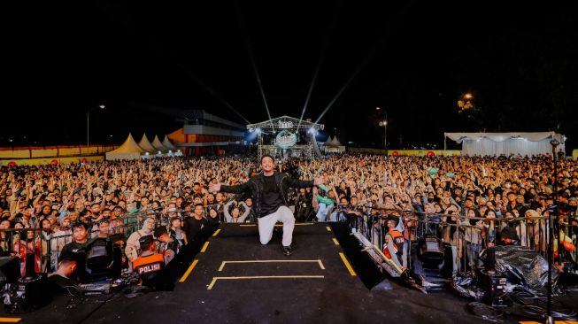 Era Baru: Collabonation Tour Purwokerto Pecahkan Kerinduan Konser Musik dengan NDX Aka hingga Fiersa Besari