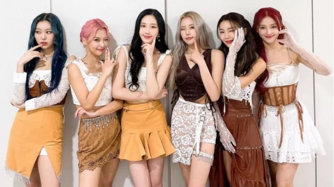 MOMOLAND Resmi Disband, Penggemar: Agensi Menyia-nyiakan Mereka