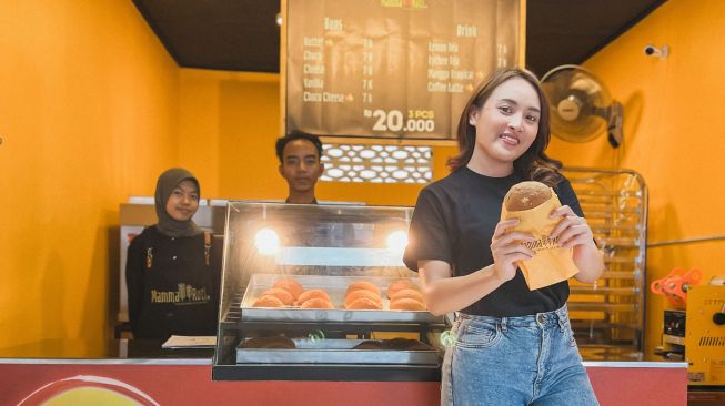 Presenter Cantik Ini Buka Dua Cabang Toko Roti di Demak, Catat Lokasi Outletnya