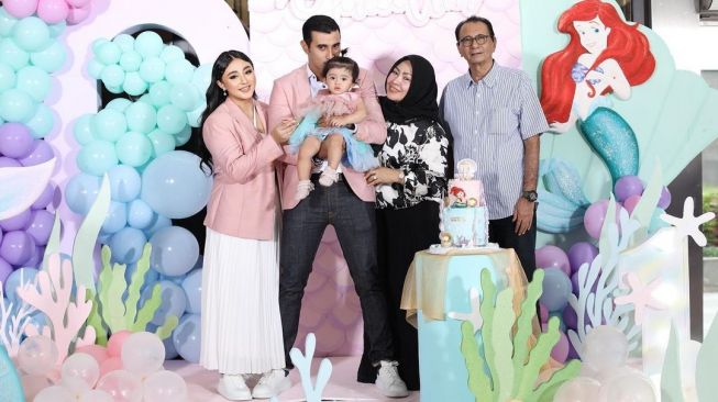 Gaya Artis di Pesta Ultah Anak (Instagram/@marginw)