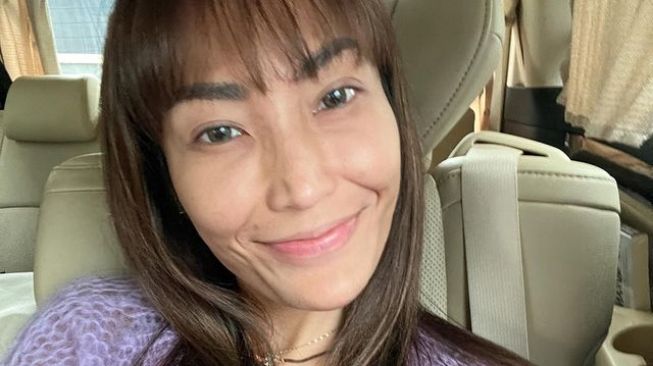 Artis Pede Pamer Wajah Tanpa Makeup (Instagram/@mrsayudewi)