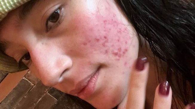 Artis Pede Pamer Wajah Tanpa Makeup (Instagram/@tatjanasaphira)