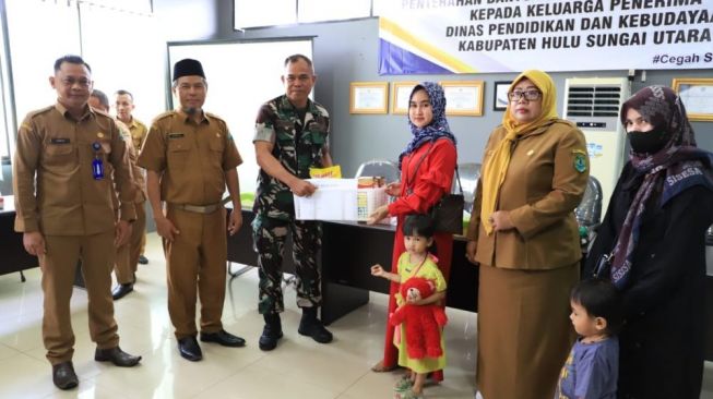 Penuhi Asupan Gizi Anak, Disdikbud HSU Salurkan Bantuan Program BAAS