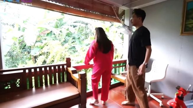 Momen Nagita Slavina grebek rumah karyawan (YouTube Rans Entertainment)