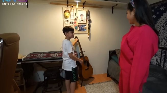 Momen Nagita Slavina grebek rumah karyawan (YouTube Rans Entertainment)