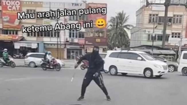 Aksi 'Ninja' di Simpang Tabek Gadang Pekanbaru: Konoha Kirim Pasukan Terbaiknya!