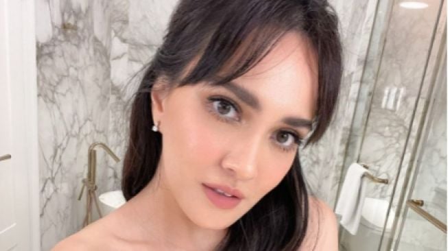 Dikira Umbar Belahan Dada, Shandy Aulia Bungkam Haters dengan Cara Berkelas