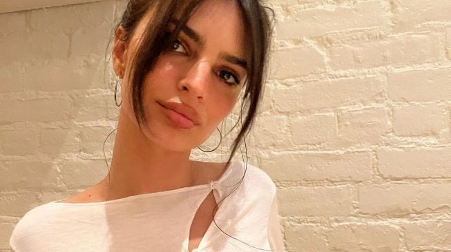 Profil Emily Ratajkowski, Artis Hollywood yang Diduga Jadian dengan Komika Eric Andre