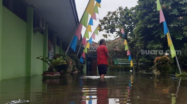 Dua Sekolah di Solo Terendam Banjir, Tujuh Diantarnya Jadi Tempat Pengungsian