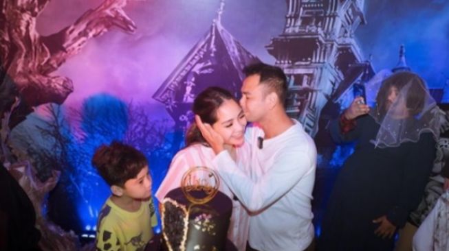 Raffi Ahmad Tidak Beri Hadiah untuk Nagita Slavina saat Ulang Tahun, Mama Rieta: Kadonya Setia dan Doa