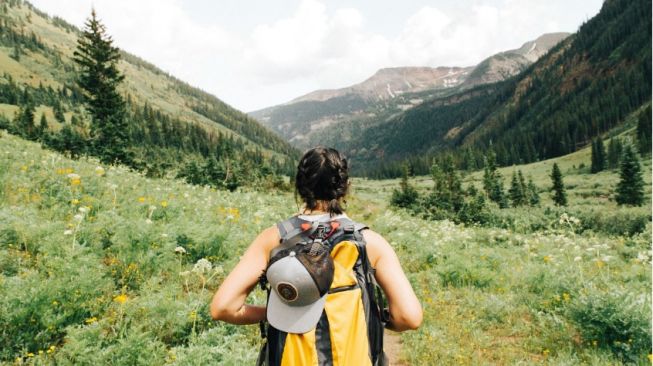 Tips Nyaman Mendaki Gunung Bagi Wanita, Perhatikan Sepatu dan Latihan Fisik