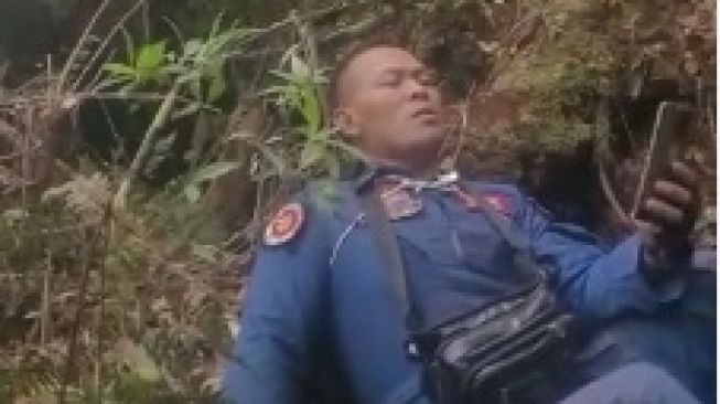 Detik-Detik Helikopter Kapolda Jambi Jatuh di Bukit Tamia Kerinci Terekam Video