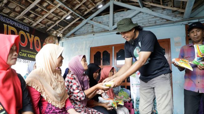 Tingkatkan Ketahanan Pangan Indonesia, Kowarteg Beri Bibit Padi dan Jagung ke Petani di Bojonegoro