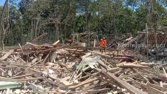 Kronologi Ledakan Rumah Produksi Mercon di Blitar, Ada Korban Tertimbun Puing Bangunan