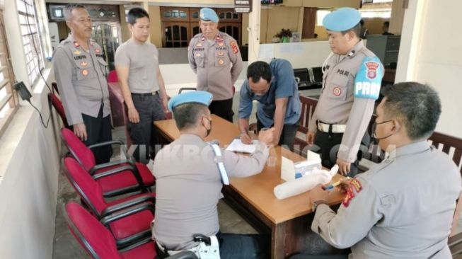 Tiga Polsek di Bontang Disidak Propam, 12 Personil Tes Narkoba Dadakan