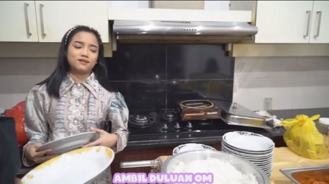 Potret Rumah Baru Ortu Fuji (YouTube/Fuji an)