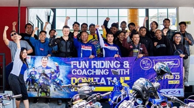 Doni Tata Pradita yang turun sebagai instruktur touring bLU cRU Yamaha WR 155 R Riding Experience di Yogyakarta [Yamaha DDS 3]