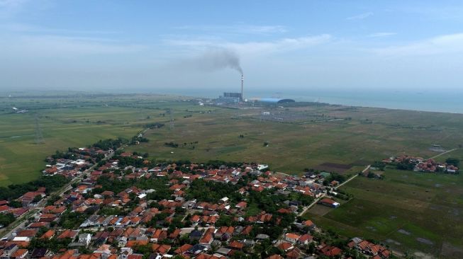 Aktivitas PLTU Indramayu yang berada di Desa Mekarsari, Indramayu, Jawa Barat. (Dok. Trend Asia)