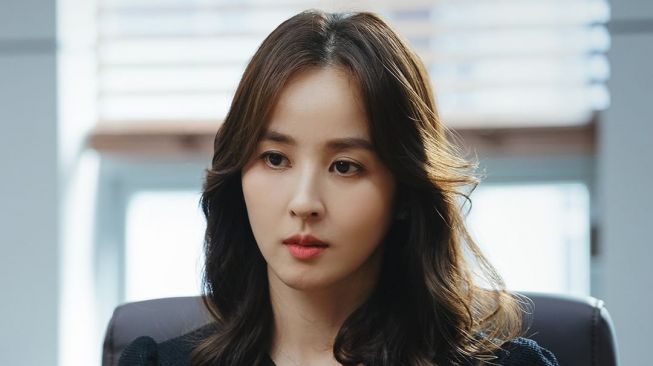 Pesona Han Hye Jin di Divorce Attorney Shin (Instagram/@jtbcdrama)